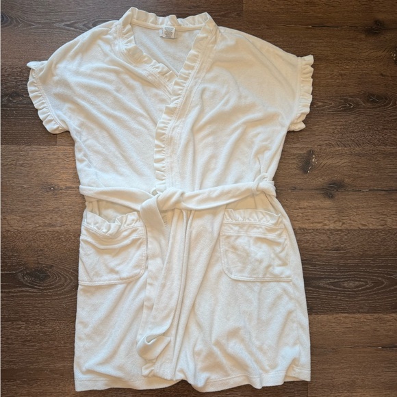 White Ruffled Short Sleeve Robe - Picture 1 of 3
